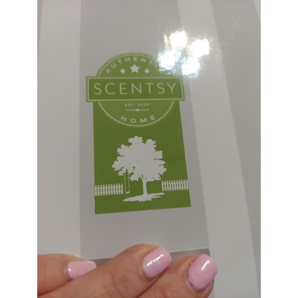 Scentsy Tinsel Christmas Tree And Snowflakes White Wax Warmer NIB - Picture 7 of 9